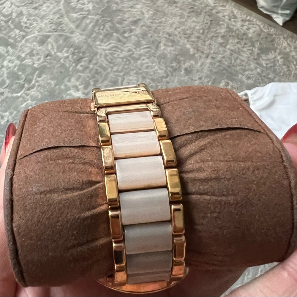 MK ROSE GOLD WATCH - Picture 4 of 6